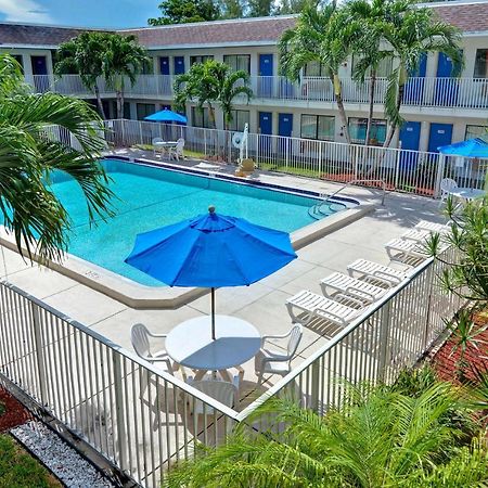Motel 6 Dania Beach Eksteriør bilde